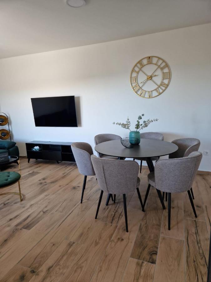 Apartment Luka プリヴラカ エクステリア 写真